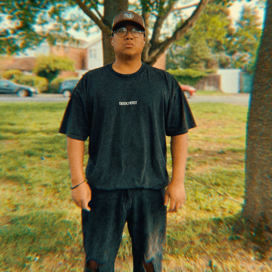 the seek first tee (oversized fit)